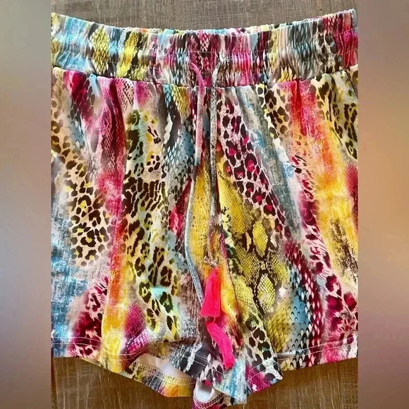 Colorful Animal Print Shorts - Picture 2 of 4